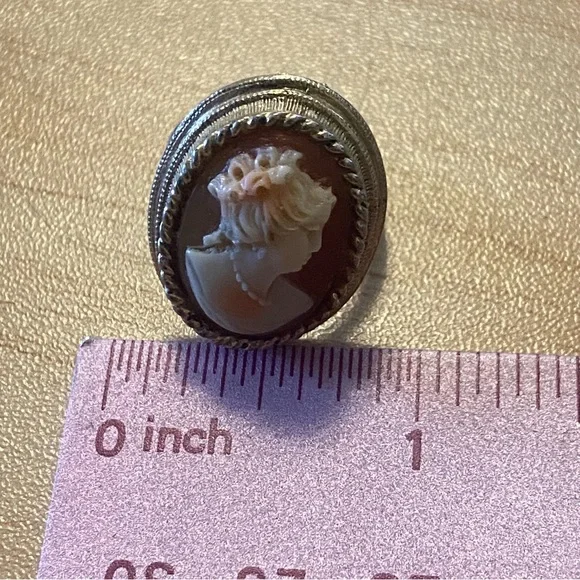 Vintage Adjustable Cameo Ring - Picture 3 of 3